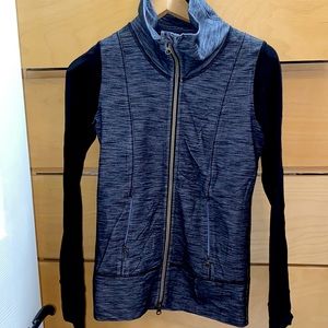Lululemon Athletica Zip-Up Sweater (SIZE 4)